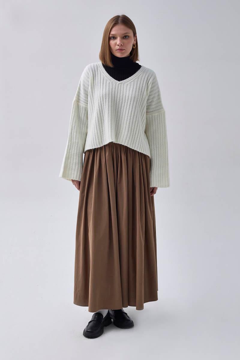 V Yaka Crop Kazak Ekru