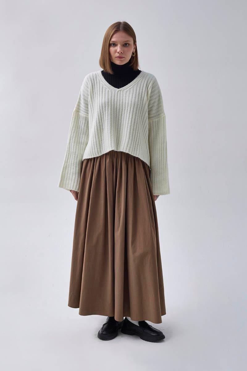 V Yaka Crop Kazak Ekru