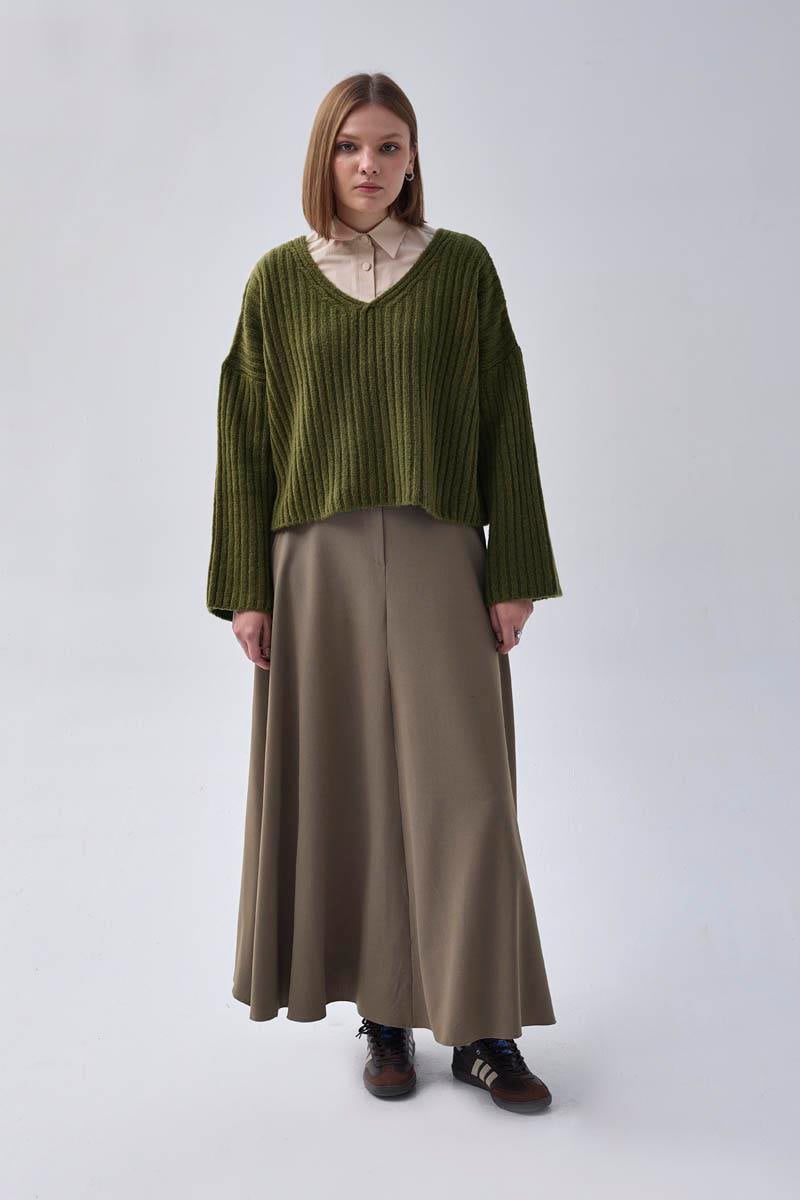 V Yaka Crop Kazak Haki