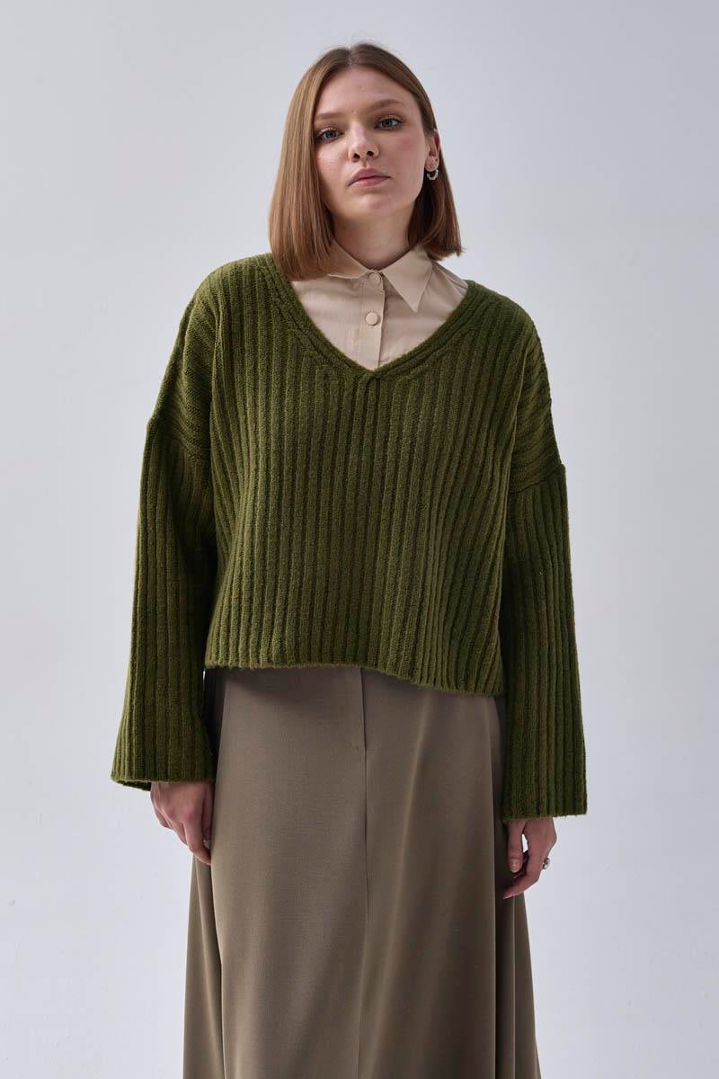 V Yaka Crop Kazak Haki