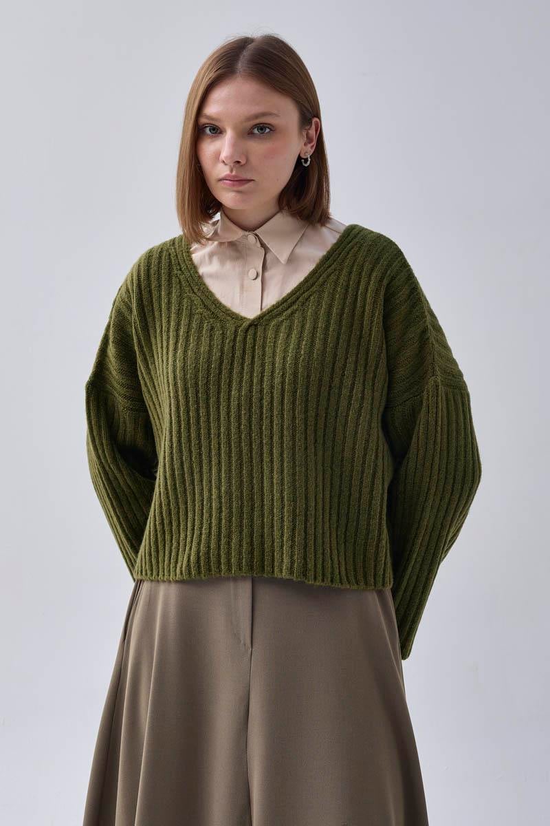 V Yaka Crop Kazak Haki