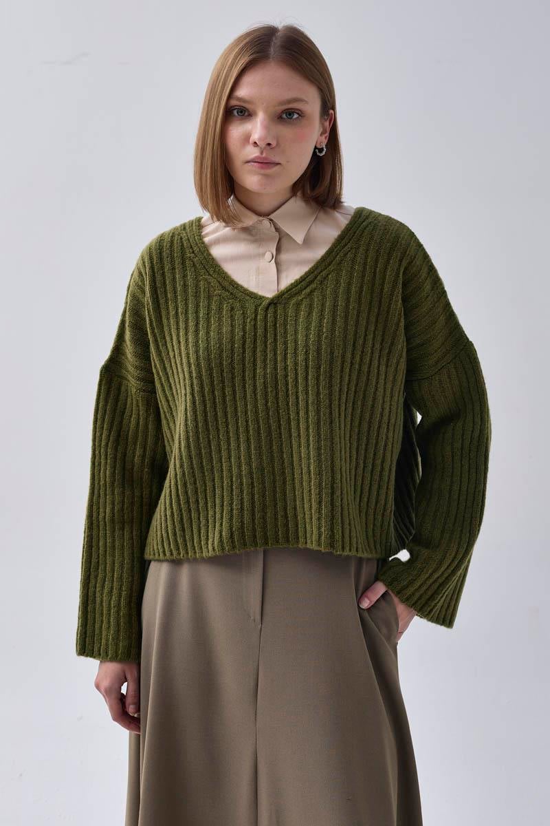 V Yaka Crop Kazak Haki