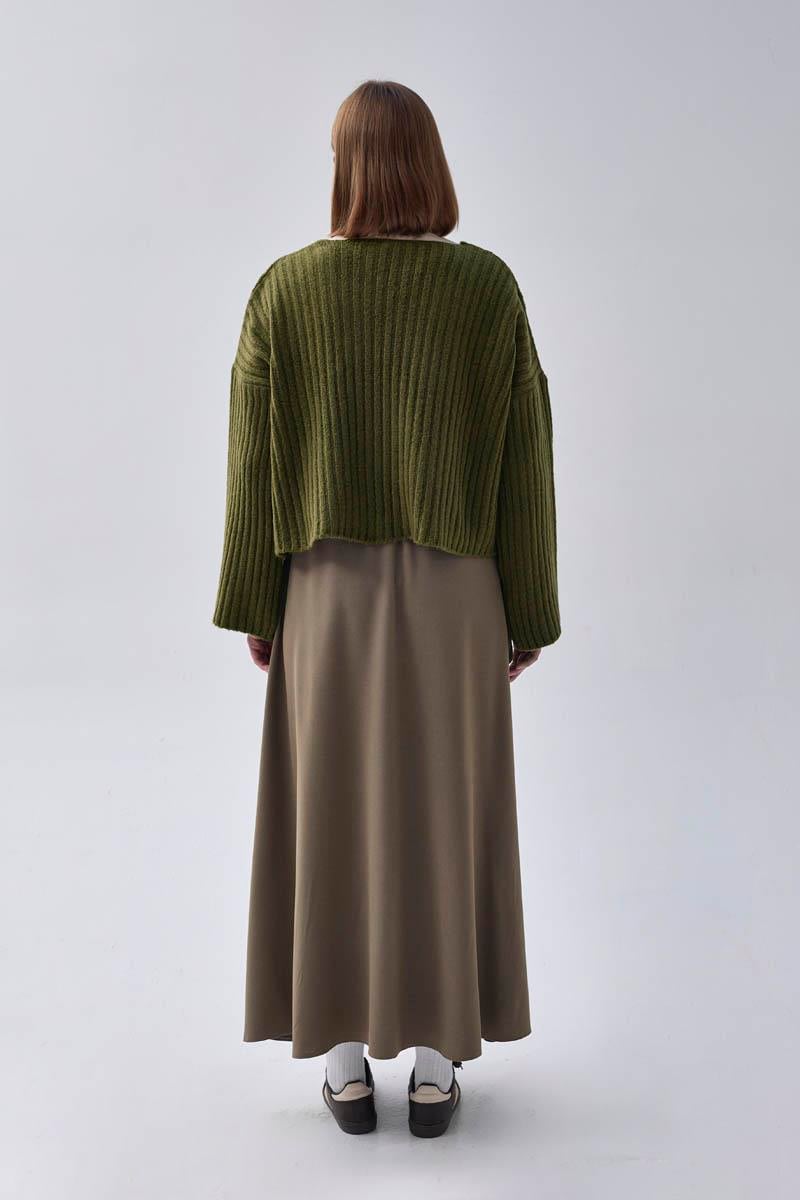 V Yaka Crop Kazak Haki