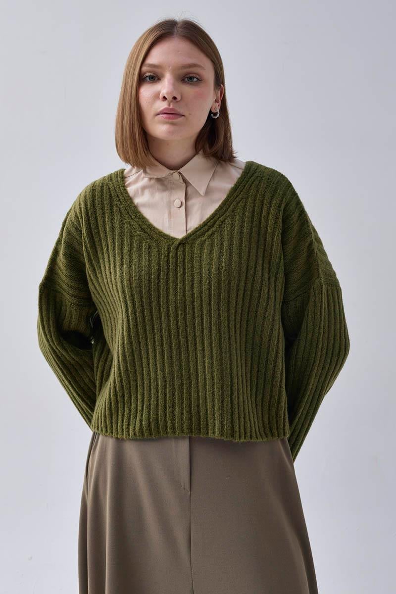 V Yaka Crop Kazak Haki