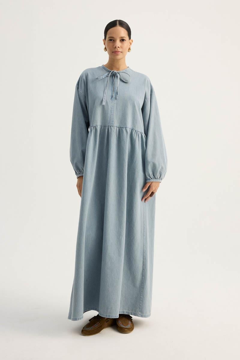 Yakadan Bağlamalı Denim Elbise Buz Mavisi