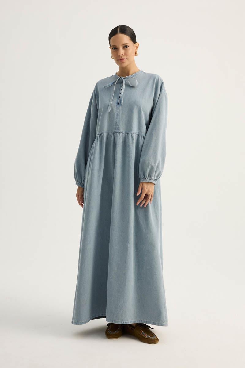 Yakadan Bağlamalı Denim Elbise Buz Mavisi