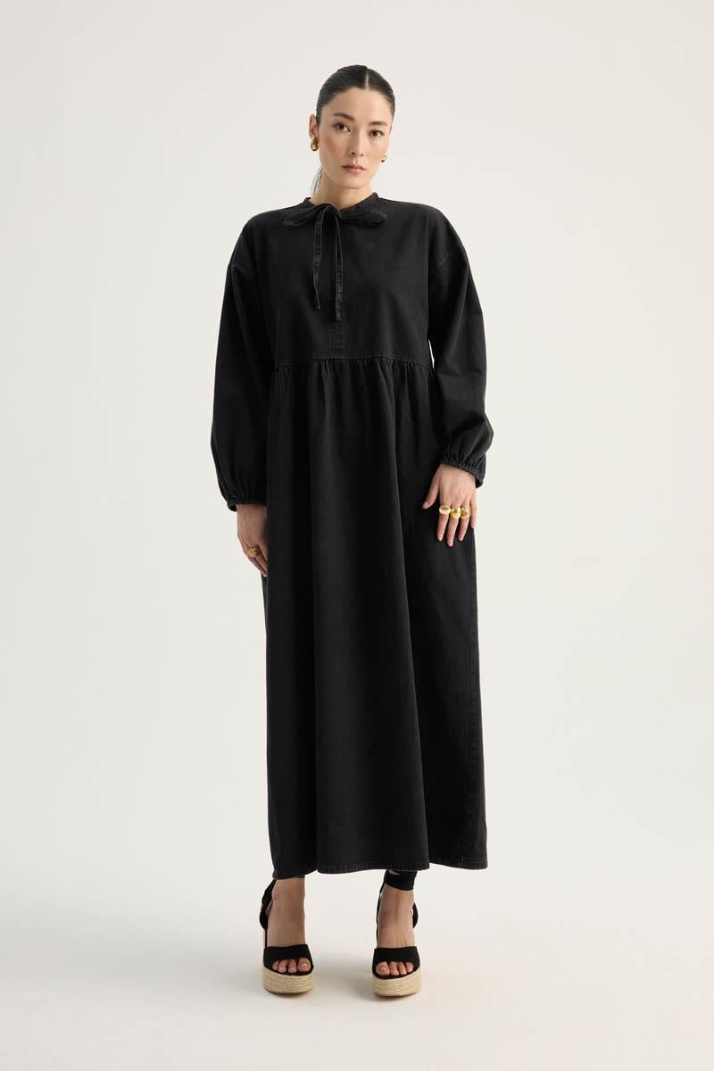 Yakadan Bağlamalı Denim Elbise Siyah