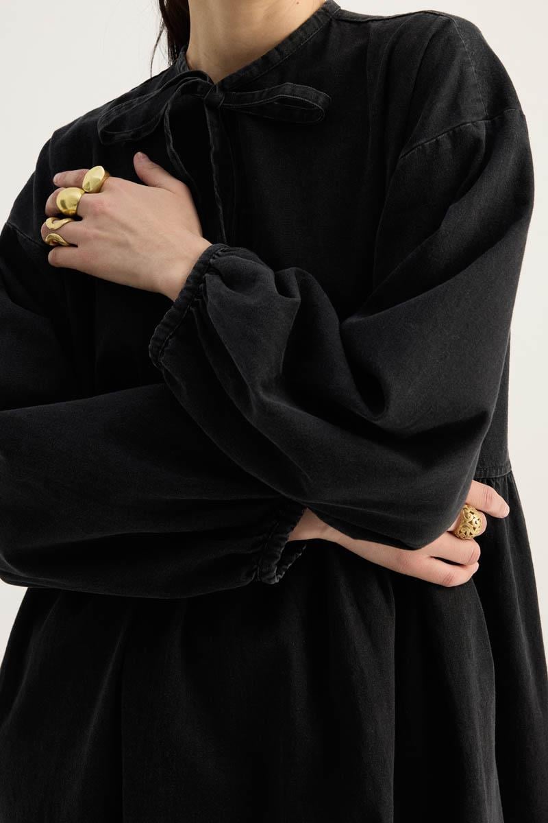 Yakadan Bağlamalı Denim Elbise Siyah