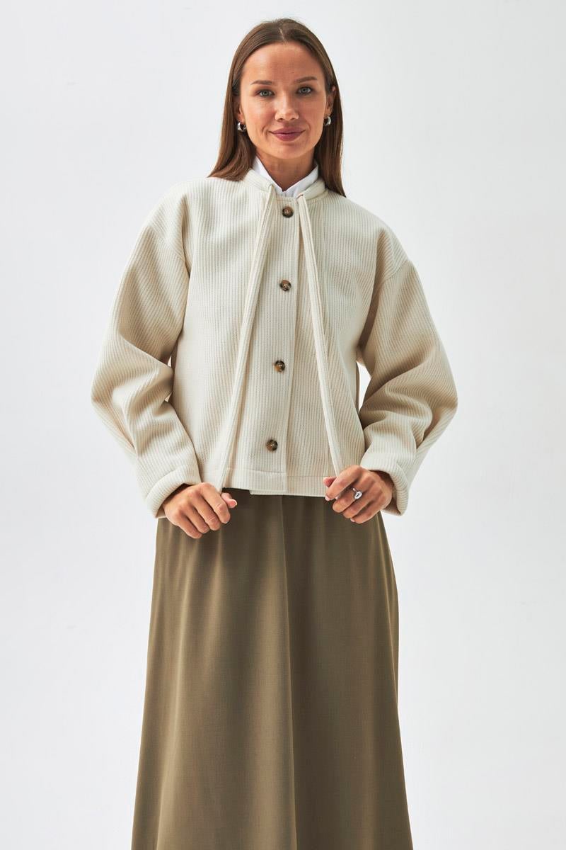 Yakası Bağlamalı Kısa Ceket Ekru