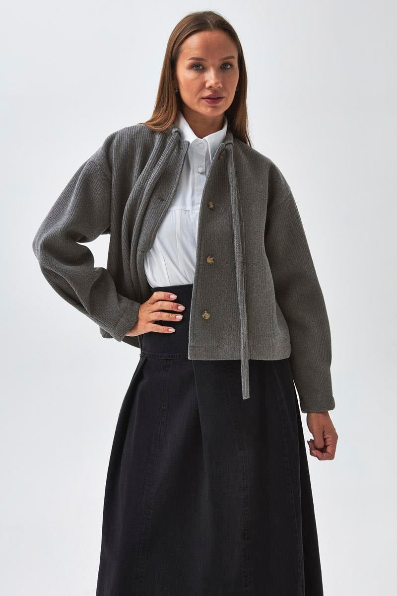 Yakası Bağlamalı Kısa Ceket Gri
