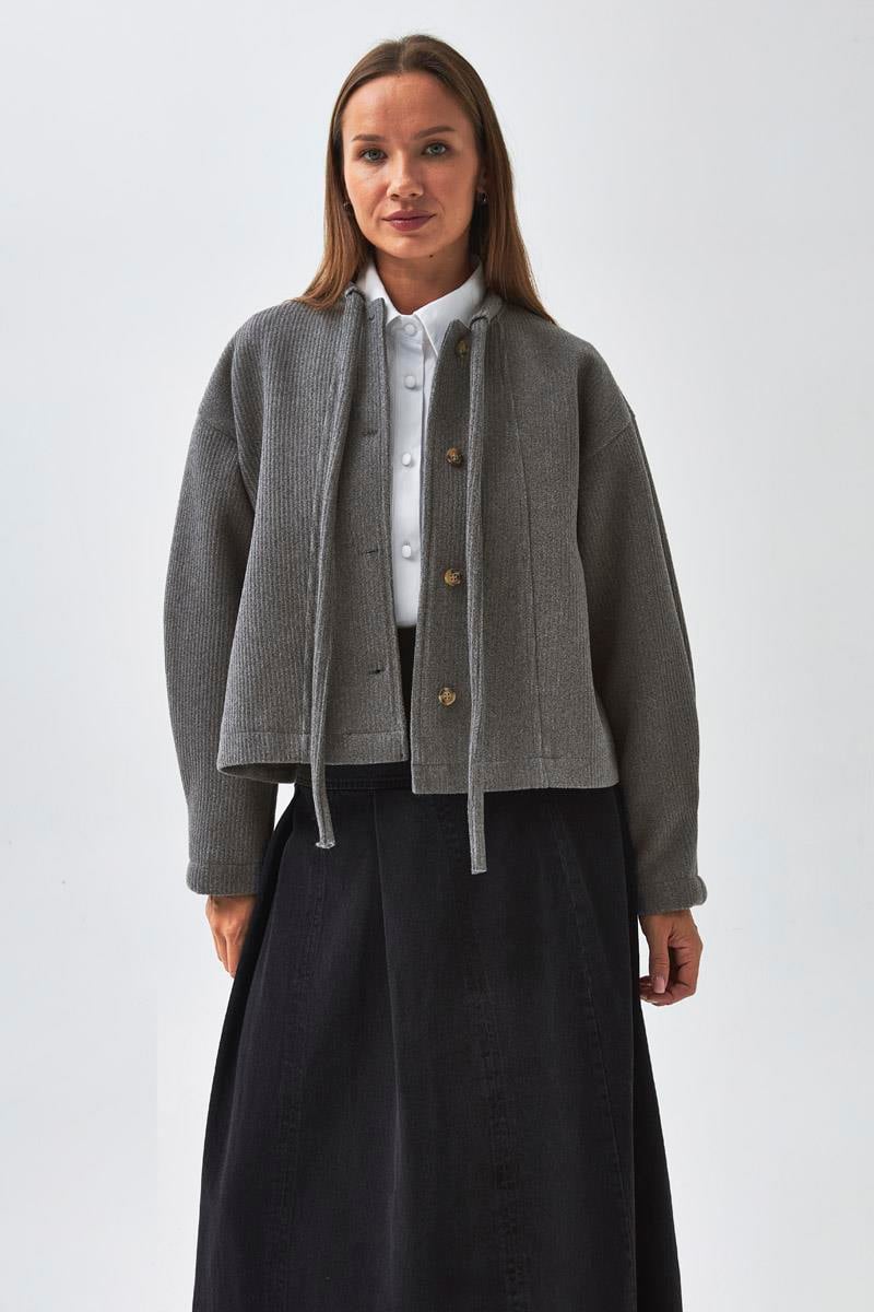 Yakası Bağlamalı Kısa Ceket Gri