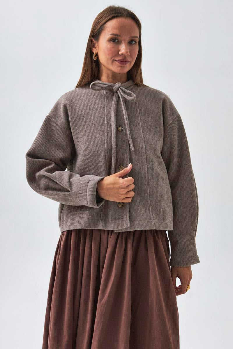 Yakası Bağlamalı Kısa Ceket Vizon