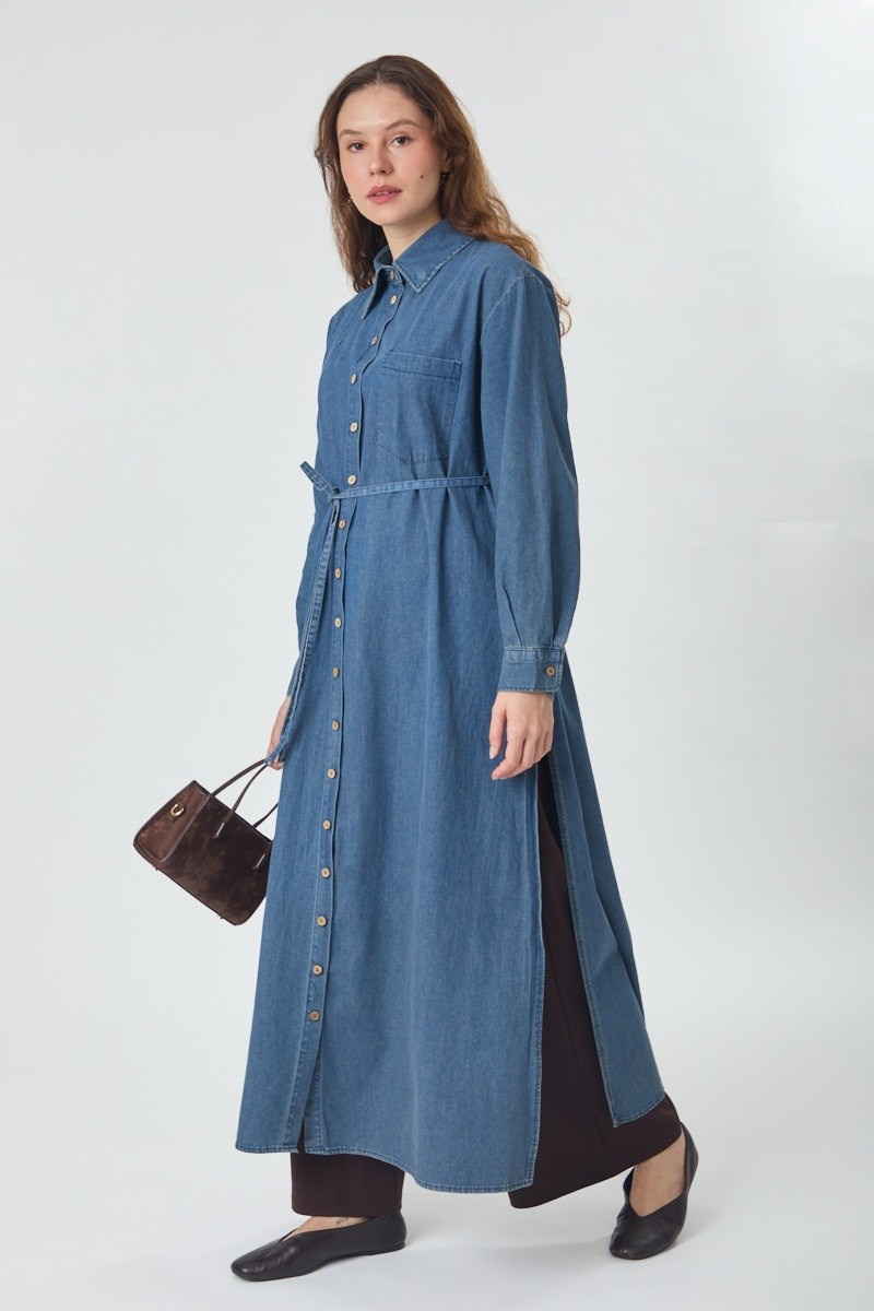 Yanlardan Derin Yırtmaçlı Uzun Denim Gömlek Açık Mavi