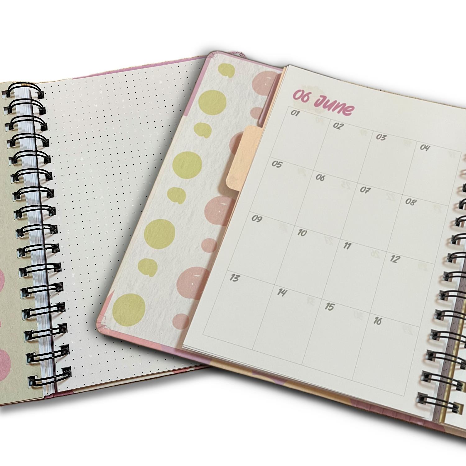 GıptaGıpta Capybara A5 120 Yaprak Sert Kapak Spiralli Lastikli Ayraçlı Planner Defter (7827)