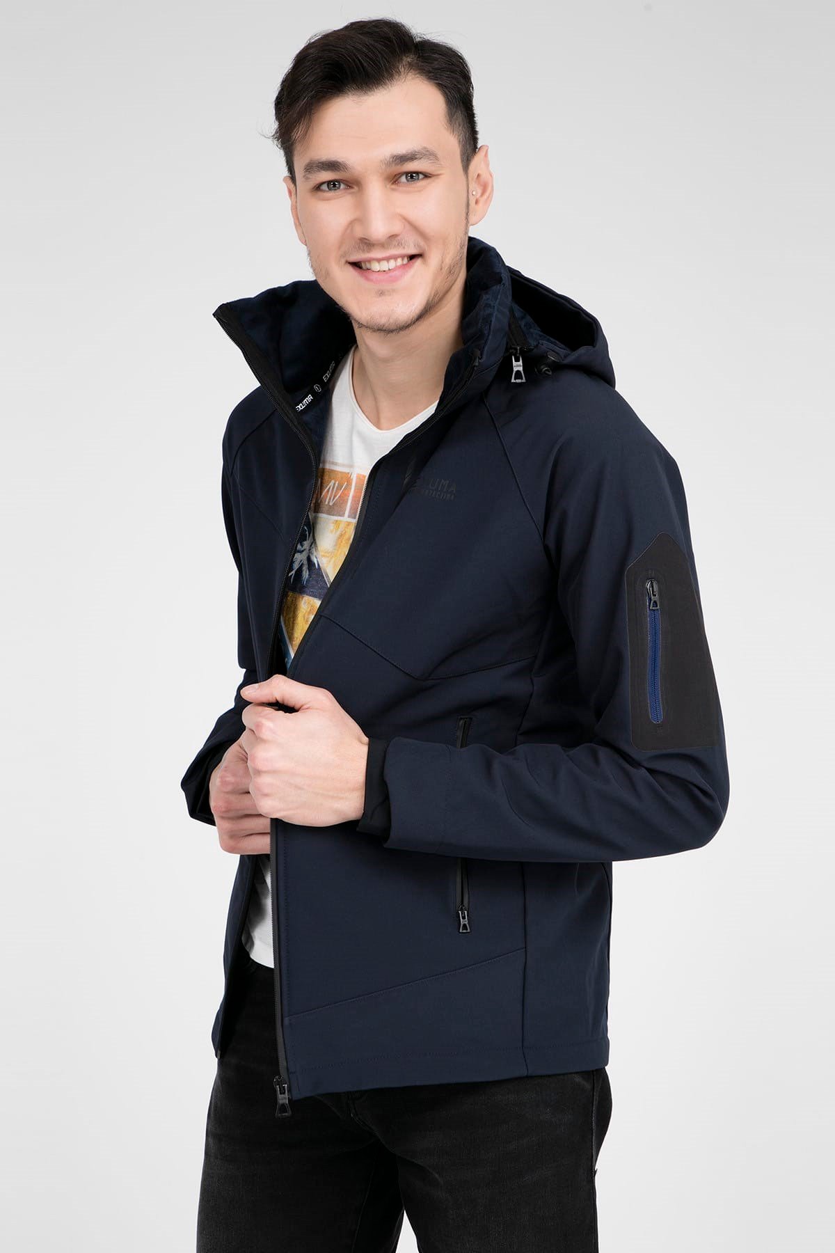 281137NEBIMV3NEBIMV3|281137|LCVEXUMA  MEN SOFTSEHELL MONT-NAVY