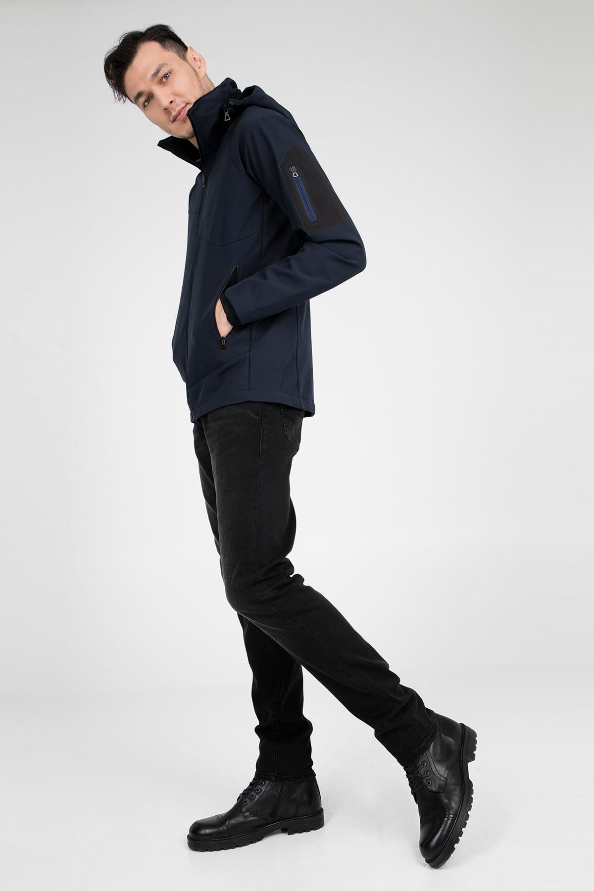 281137NEBIMV3NEBIMV3|281137|LCVEXUMA  MEN SOFTSEHELL MONT-NAVY
