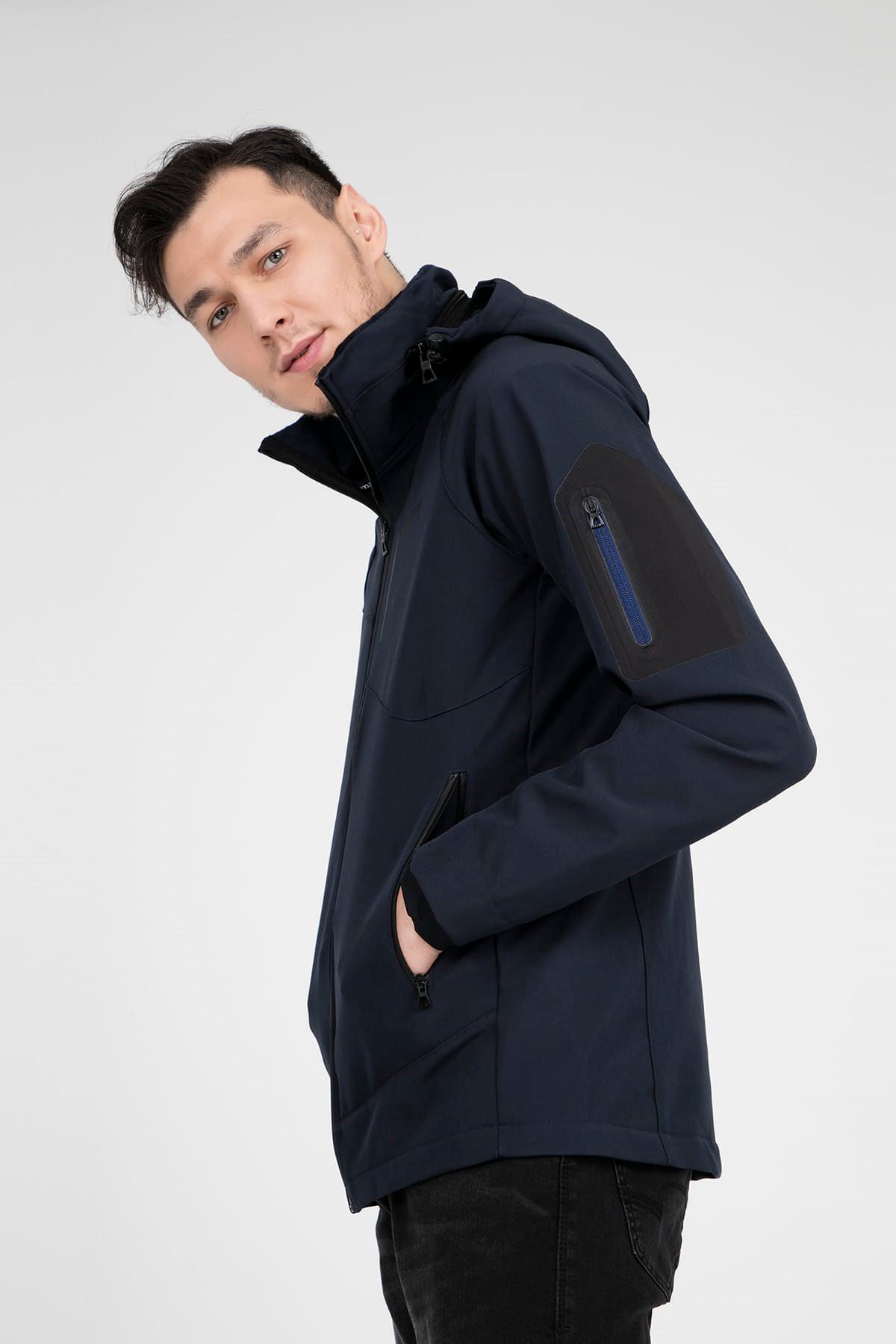 281137NEBIMV3NEBIMV3|281137|LCVEXUMA  MEN SOFTSEHELL MONT-NAVY