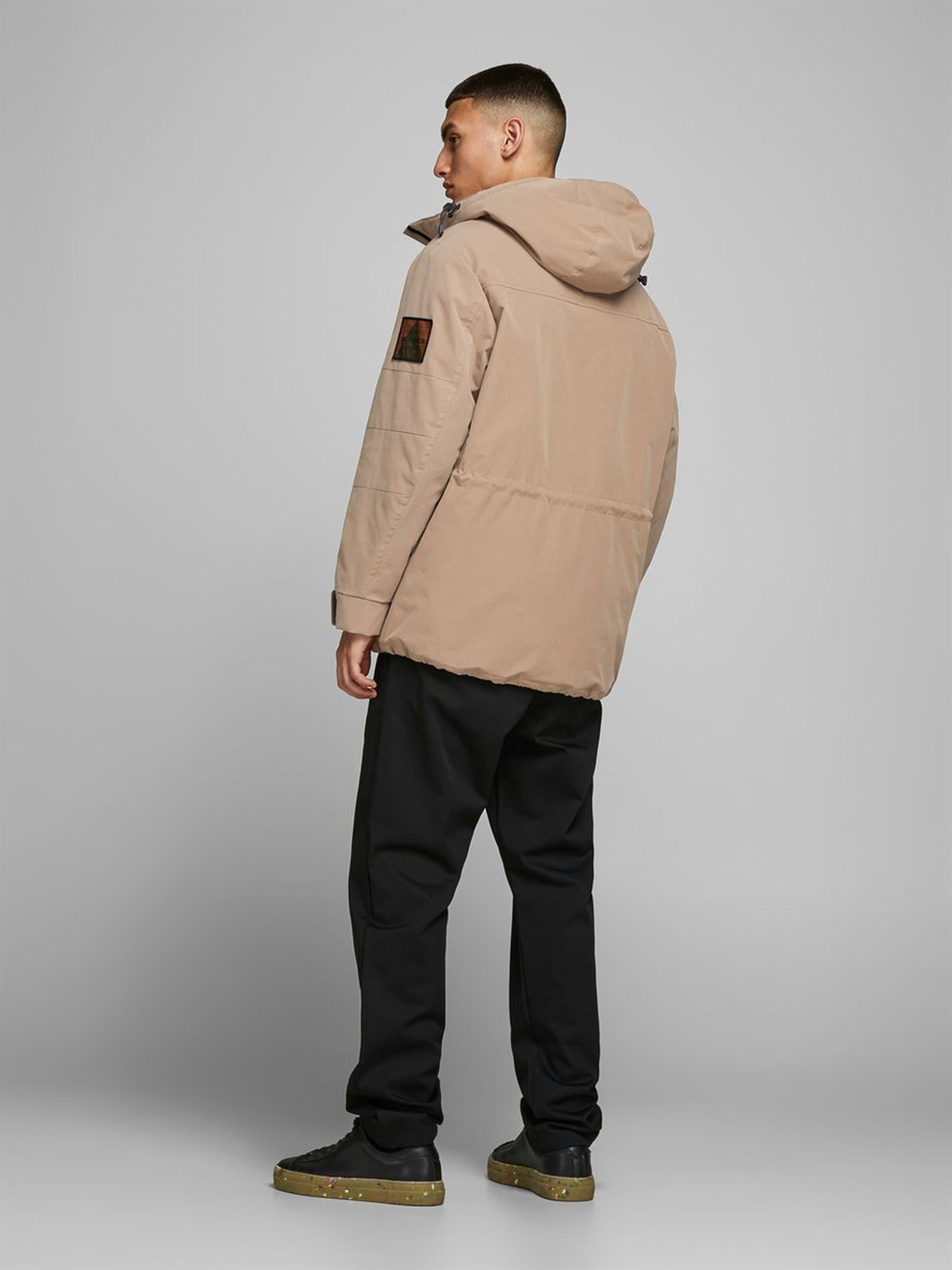 12177087Jack & Jones Jormountain Anorak Erkek Mont 12177087