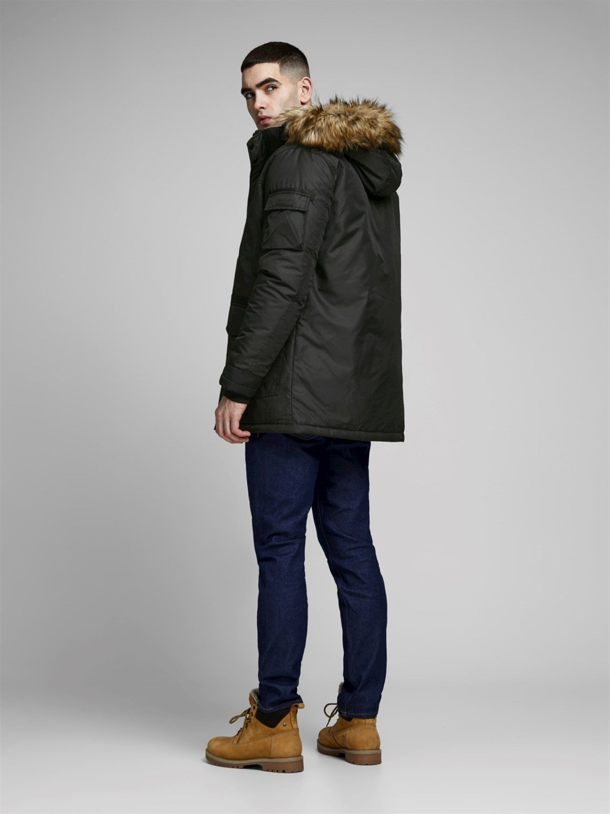 12156093NEBIMV3NEBIMV3|12156093|BlackJACK&JONES JCOGLOBE PARKA ERKEK MONT - 12156093-BLACK