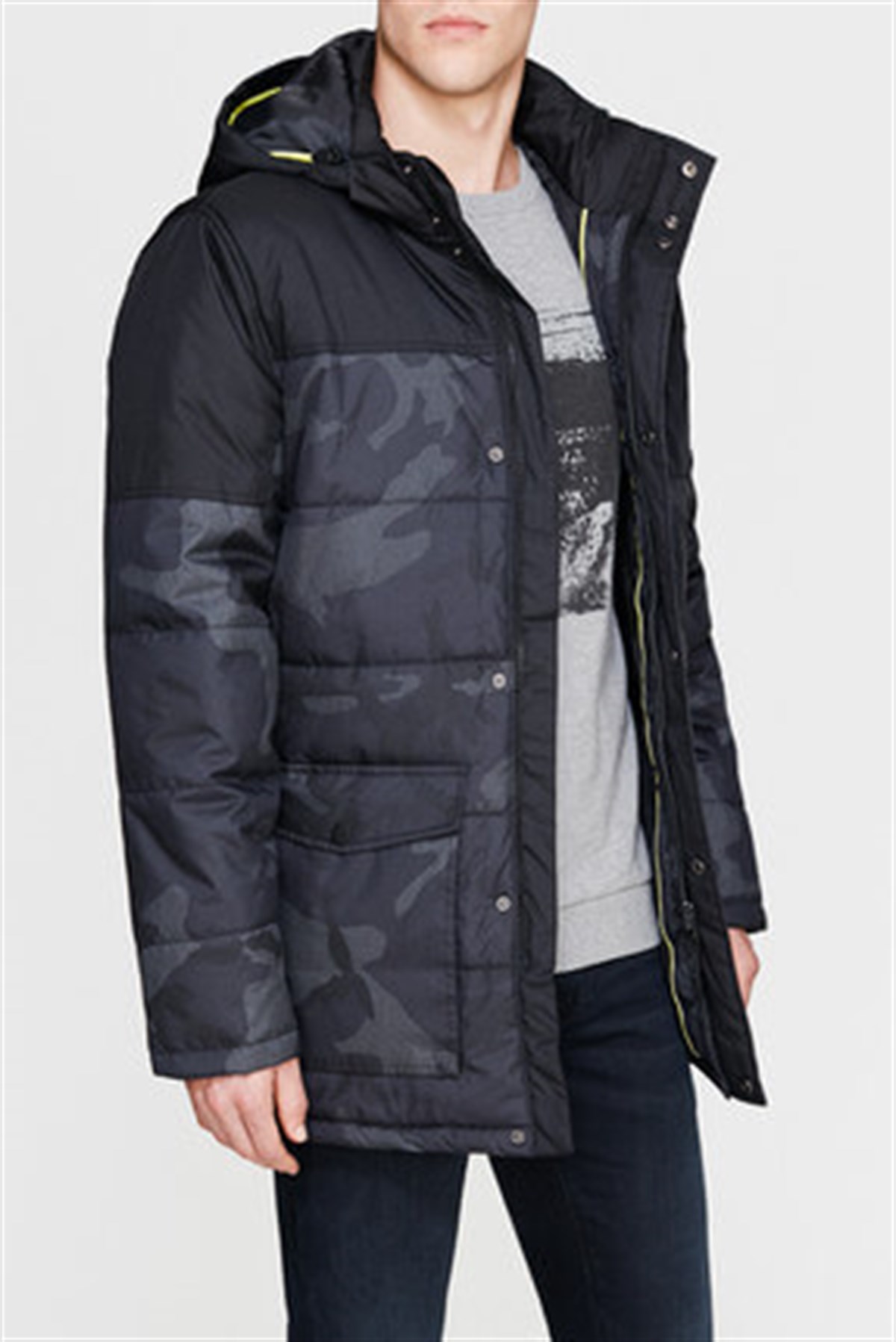 010084-900Mavi Baskılı Parka Siyah