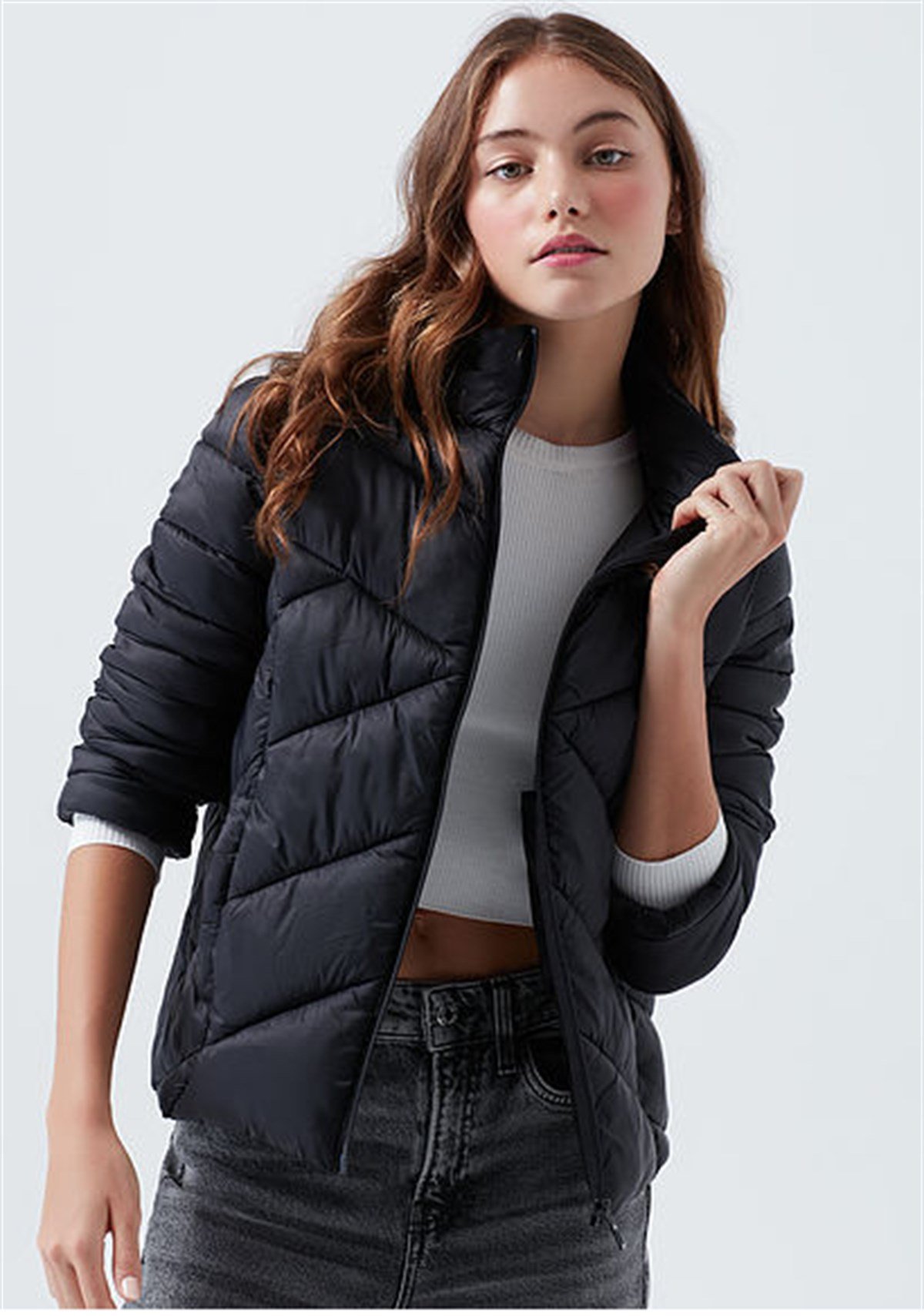 110698-900Mavi Dik Yaka Siyah Kadın Mont