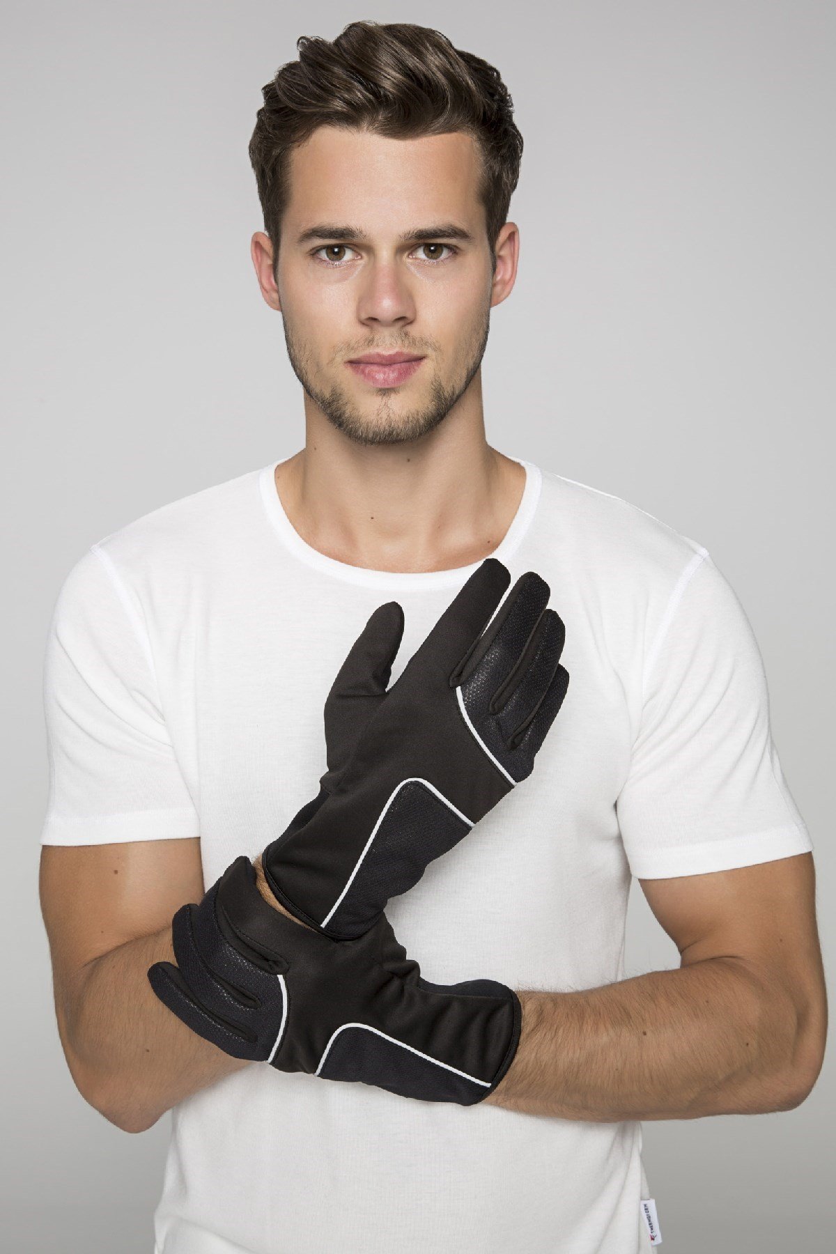 HZTG2004NEBIMV3NEBIMV3|HZTG2004|SİYAHThermoform Softshell Eldiven-SİYAH