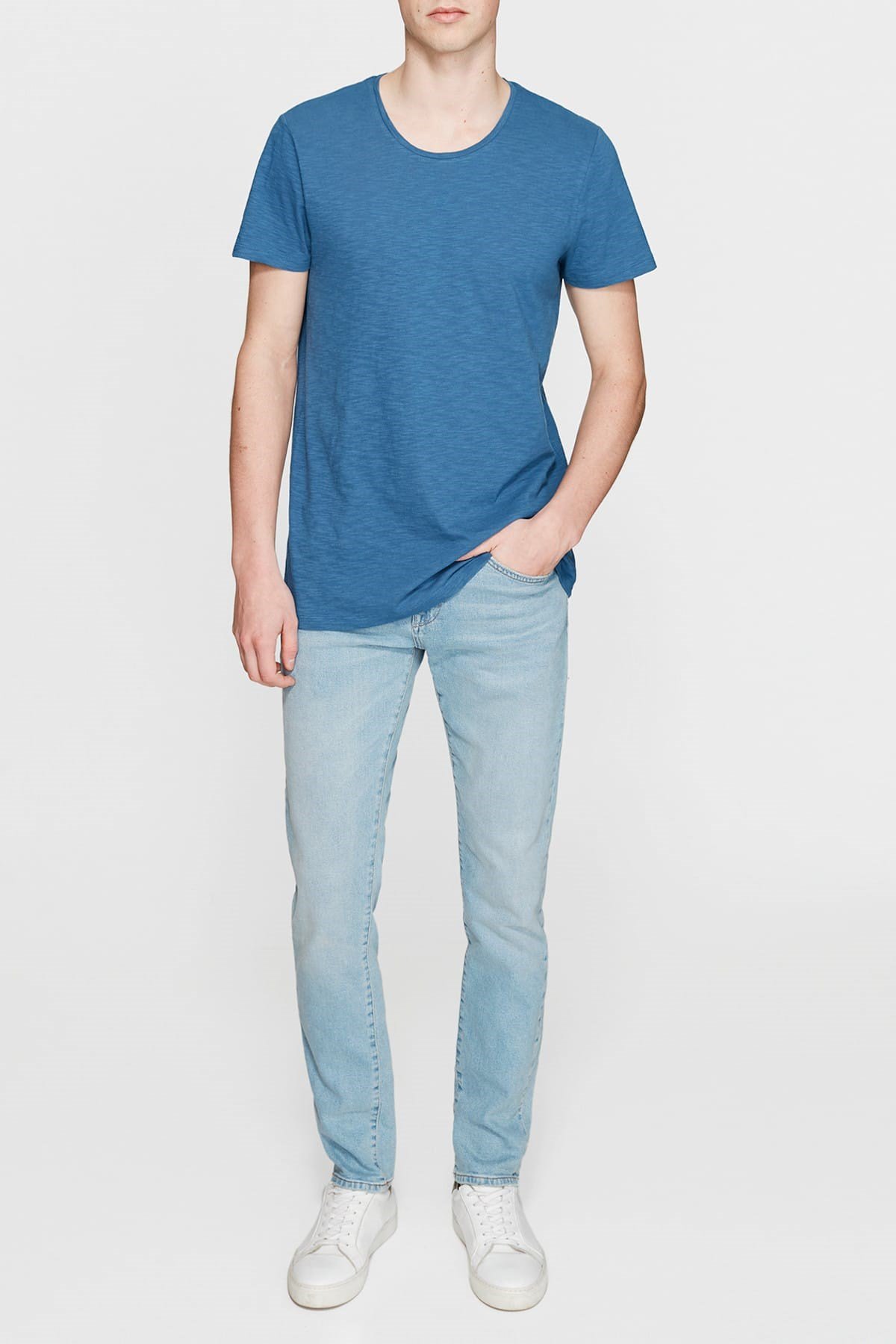 0042223518NEBIMV3NEBIMV3|0042223518|R000MAVİ JAKE Bleach 90's Comfort-STD