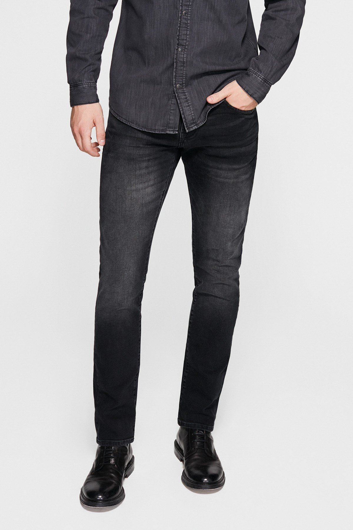 0042224224NEBIMV3NEBIMV3|0042224224|R000MAVİ JAKE Dark Smoke MAVI BLACK-STD