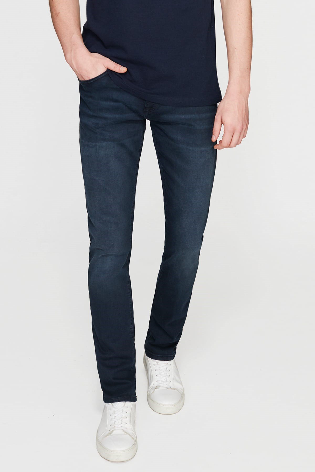 0042229335NEBIMV3NEBIMV3|0042229335|R000MAVİ JAKE Shaded Blue Mavi Black-STD