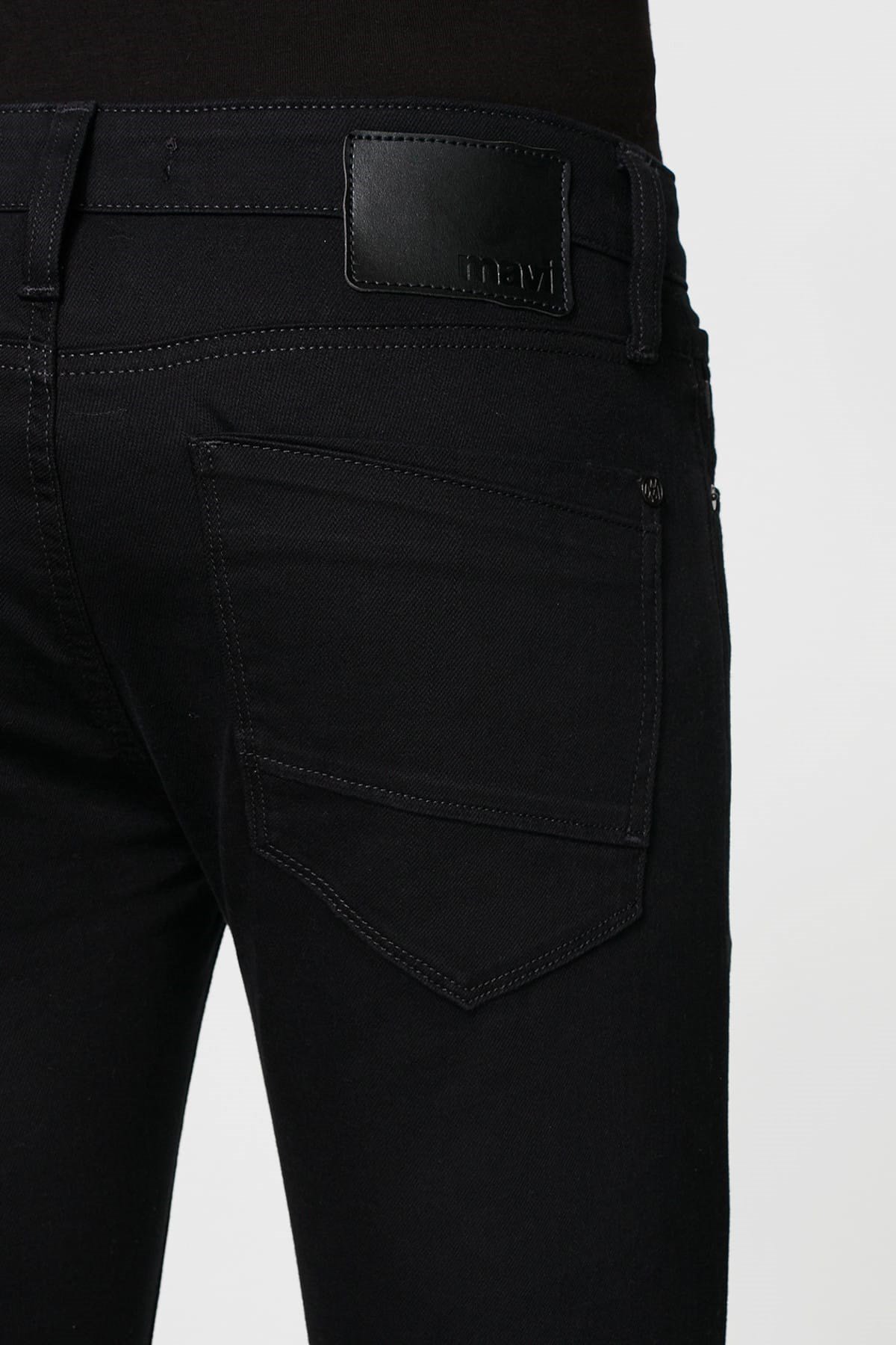0042423313NEBIMV3NEBIMV3|0042423313|R000MAVİ JAMES Black Berlin Denim-STD