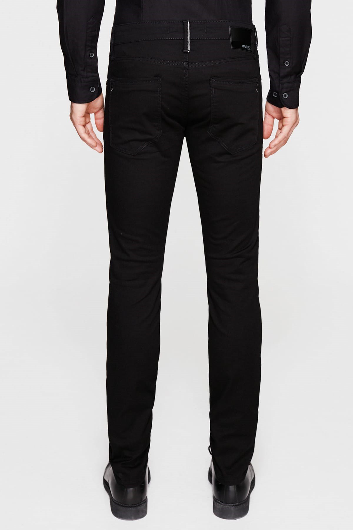 0042421319NEBIMV3NEBIMV3|0042421319|R000MAVİ JAMES Coal Coated MAVI BLACK-STD