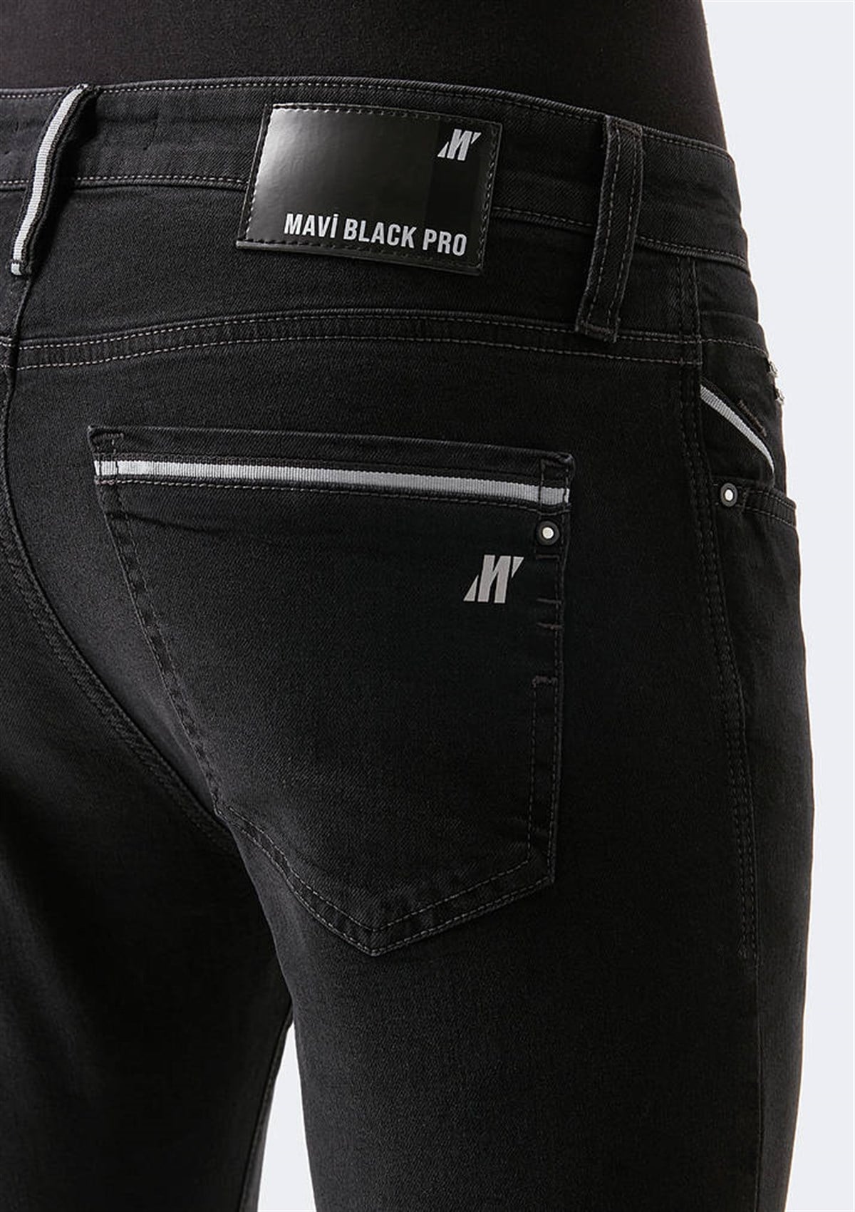 0042430563Mavi James Dark Smoke Mavi Black Pro Erkek Pantolon