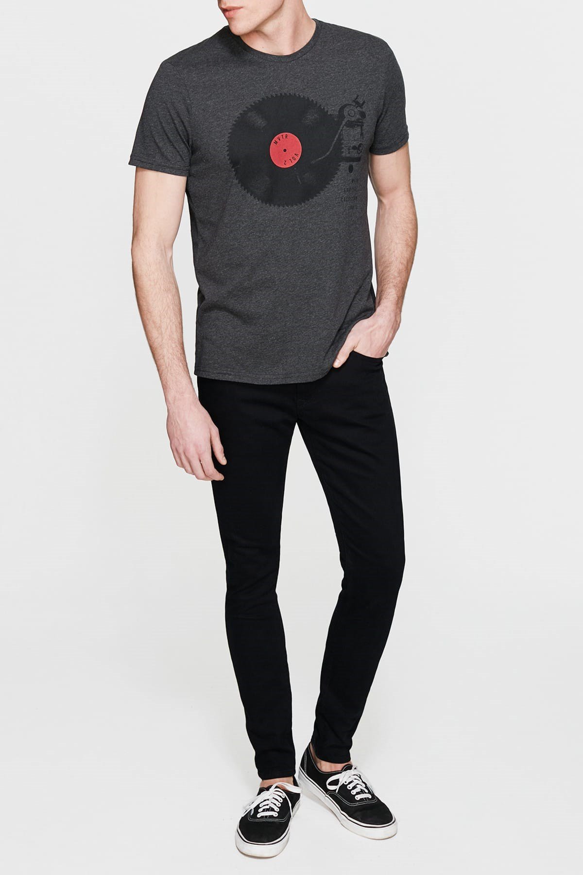 0076223313NEBIMV3NEBIMV3|0076223313|R000MAVİ LEO Black Berlin Denim-STD