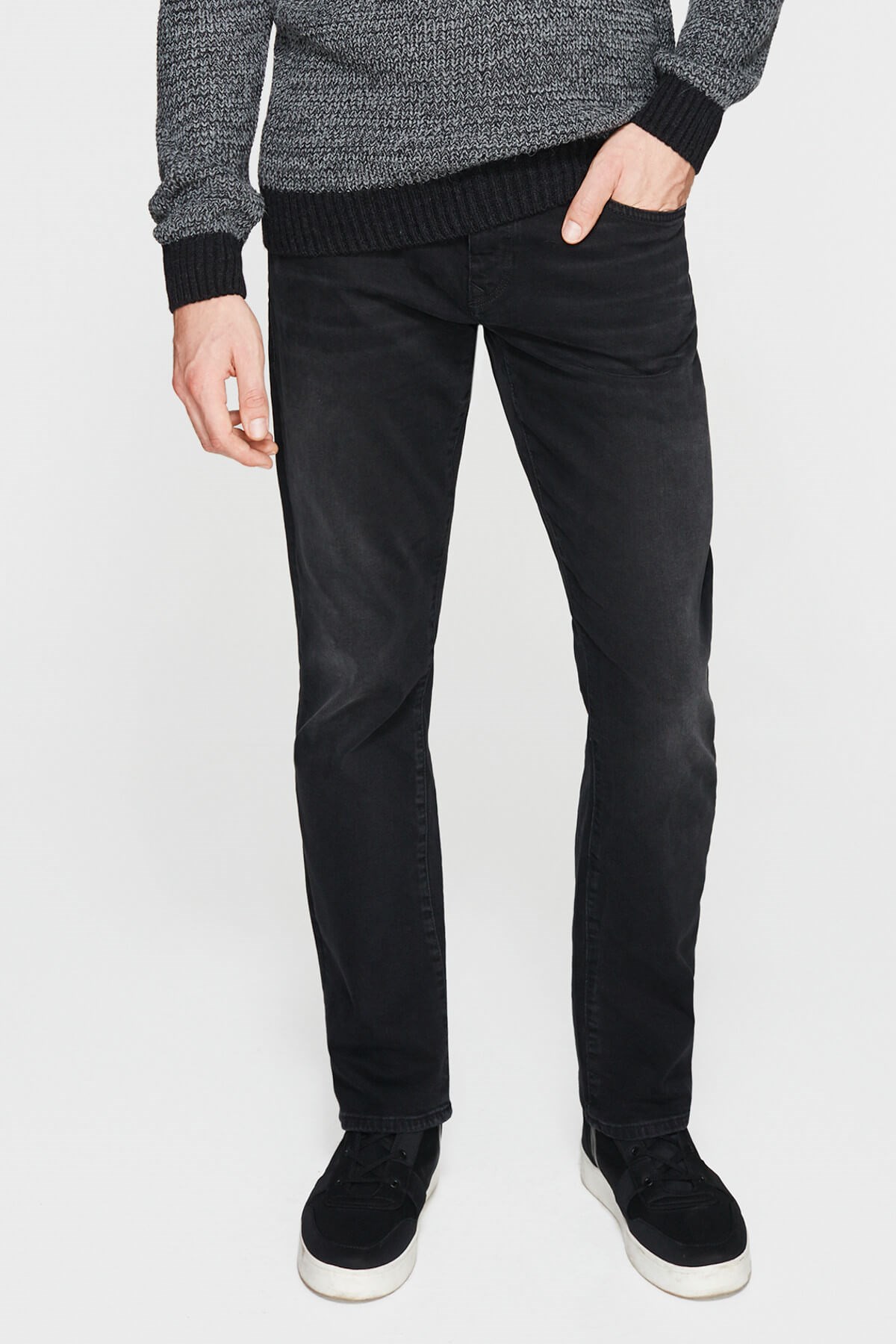 0037826957NEBIMV3NEBIMV3|0037826957|R000MAVİ MARTIN Smoke Brushed Cool Comfort-STD