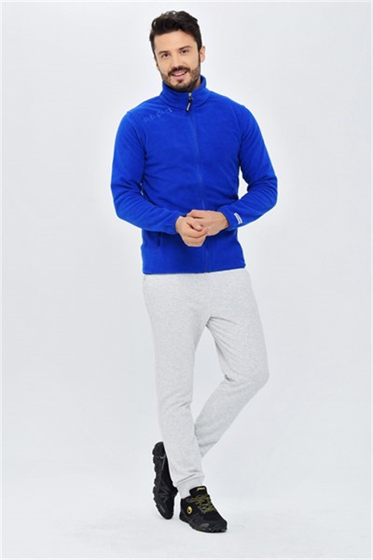 12.10.011.004.093.005Polar Essential M