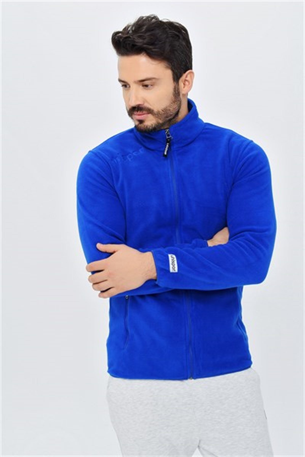 12.10.011.004.093.005Polar Essential M