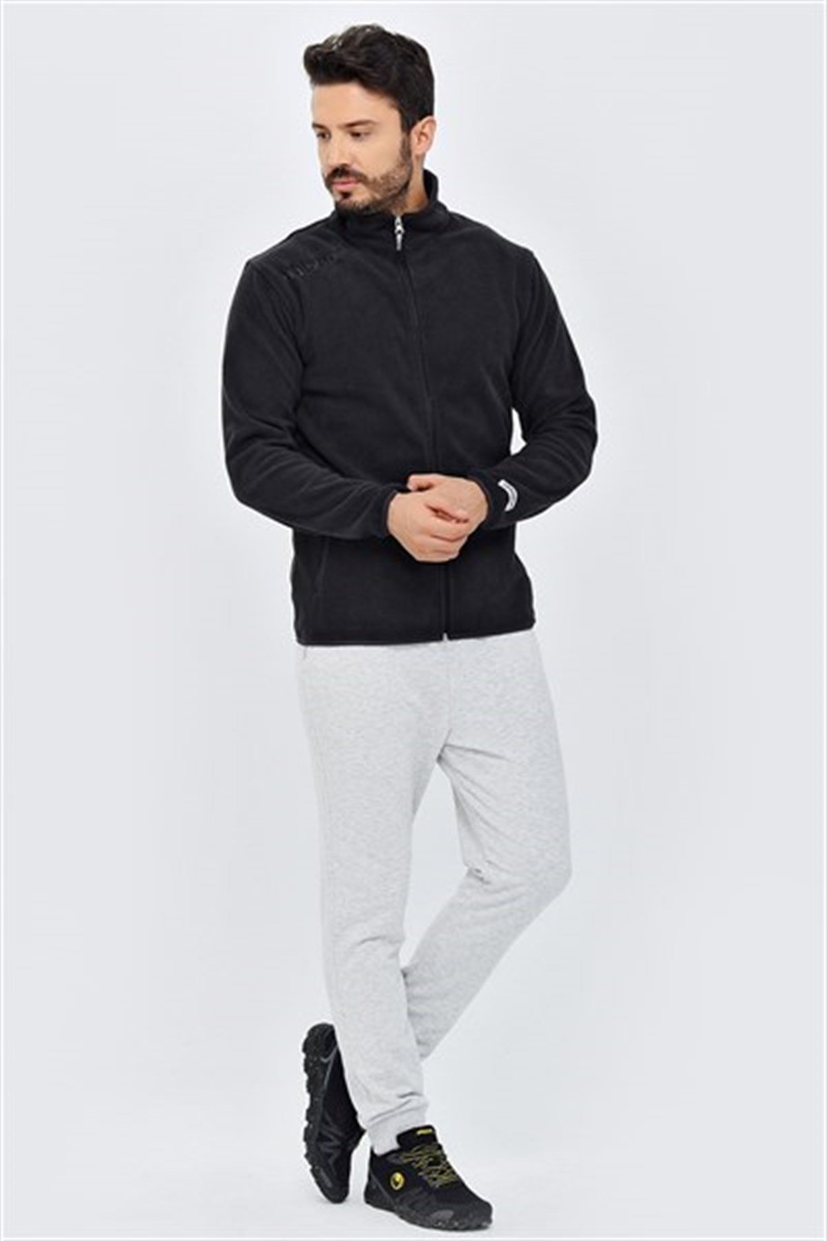 12.10.011.004.093.005Polar Essential M