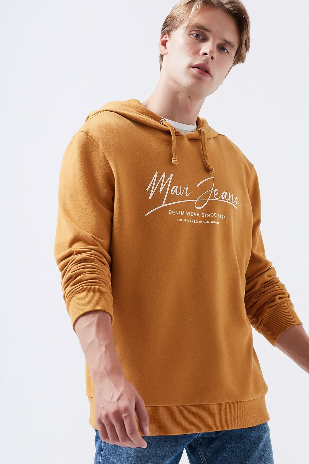 066522-32959Mavi Jeans Baskılı Kapüşonlu Koyu Hardal Erkek Sweatshirt