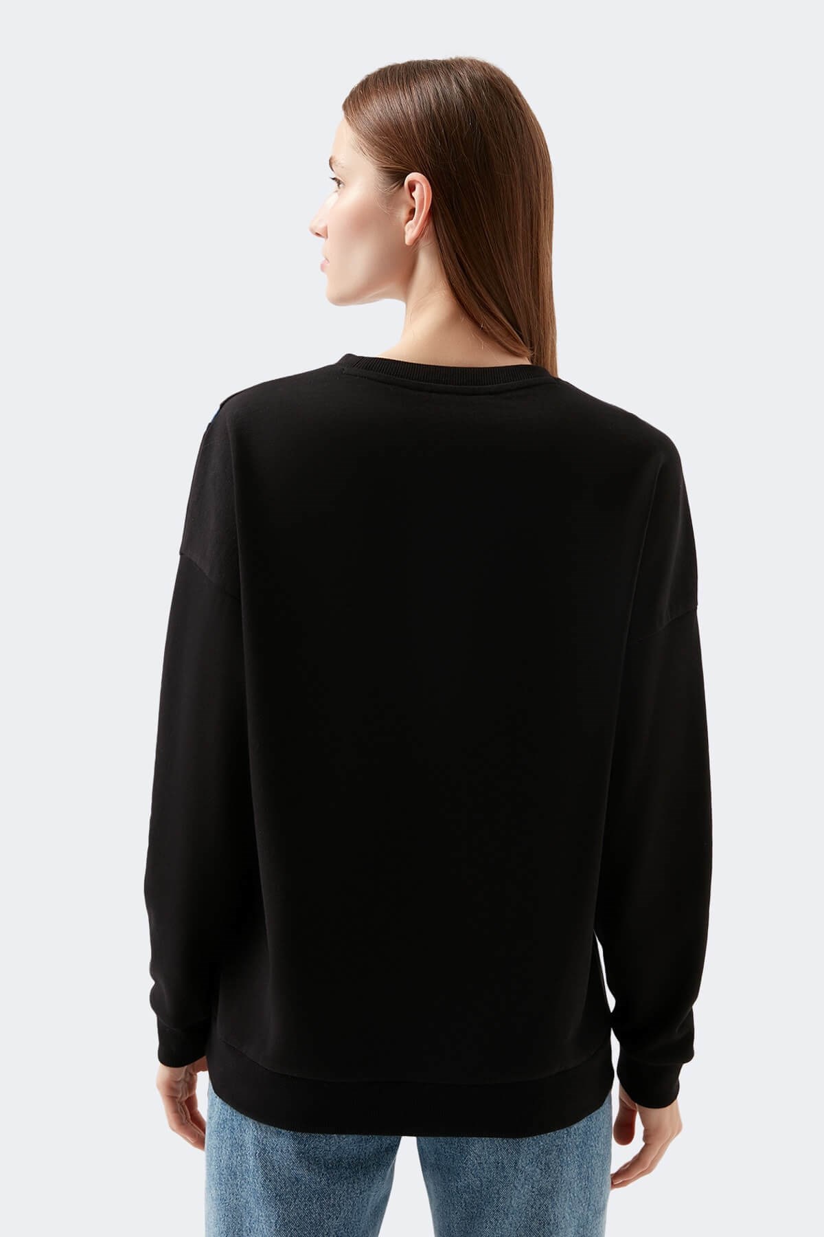 1600410-900Mavi Kadın Kelebek Baskılı Sweatshirt Siyah