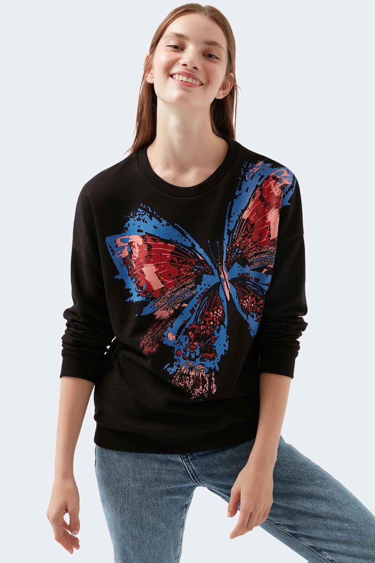 1600410-900Mavi Kadın Kelebek Baskılı Sweatshirt Siyah