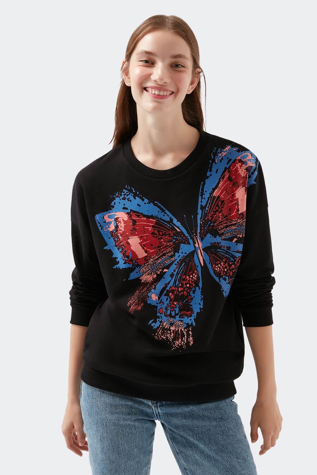 1600410-900Mavi Kadın Kelebek Baskılı Sweatshirt Siyah
