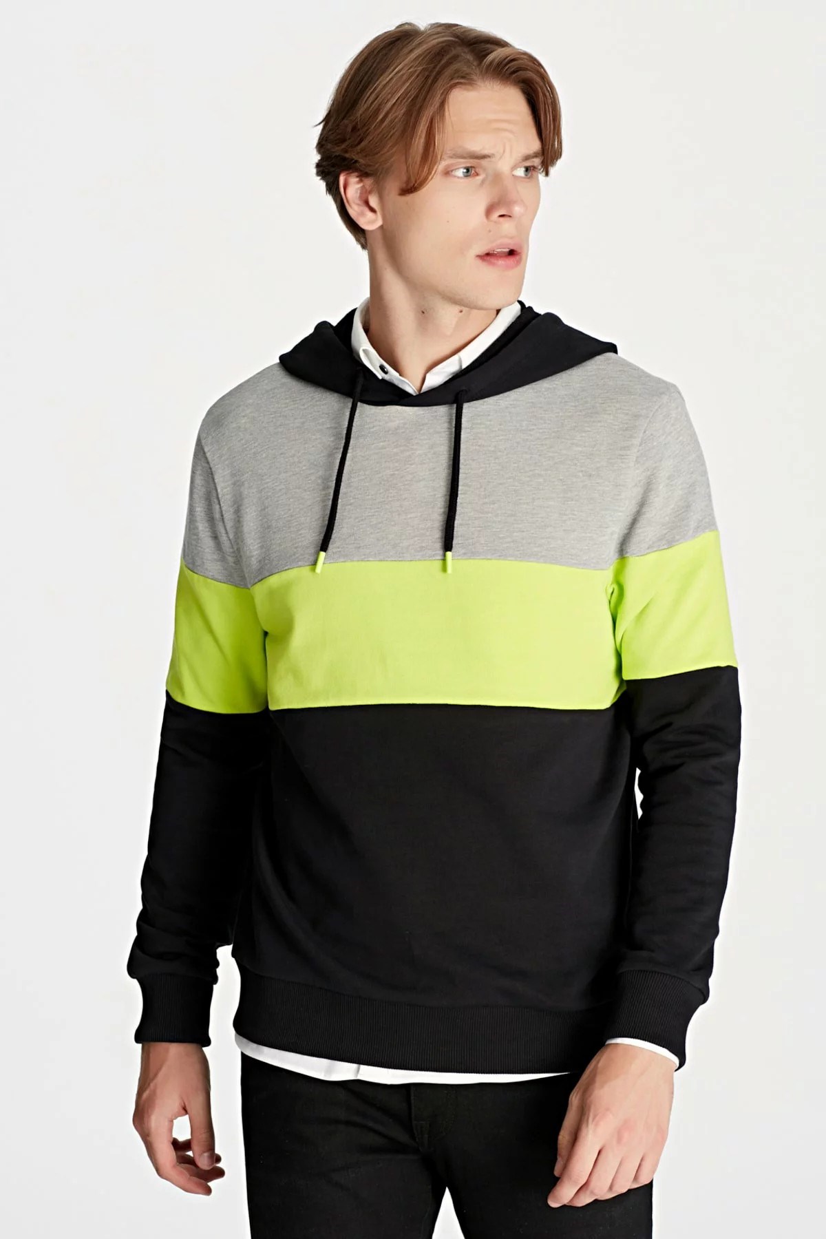 065785-900Mavi Kapişonlu Sweatshirt Siyah