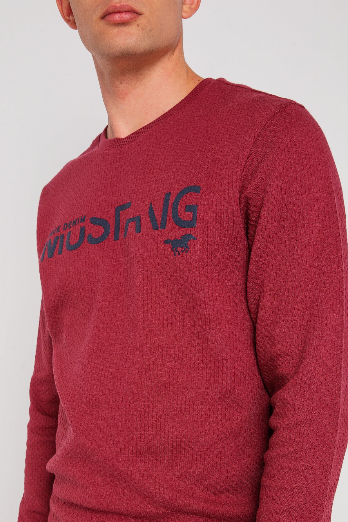 04-M00105-889NEBIMV3NEBIMV3|04-M00105-889|F77MUSTANG ERKEK KABARTMA BASKILI SWEATSHIRT-Bordo