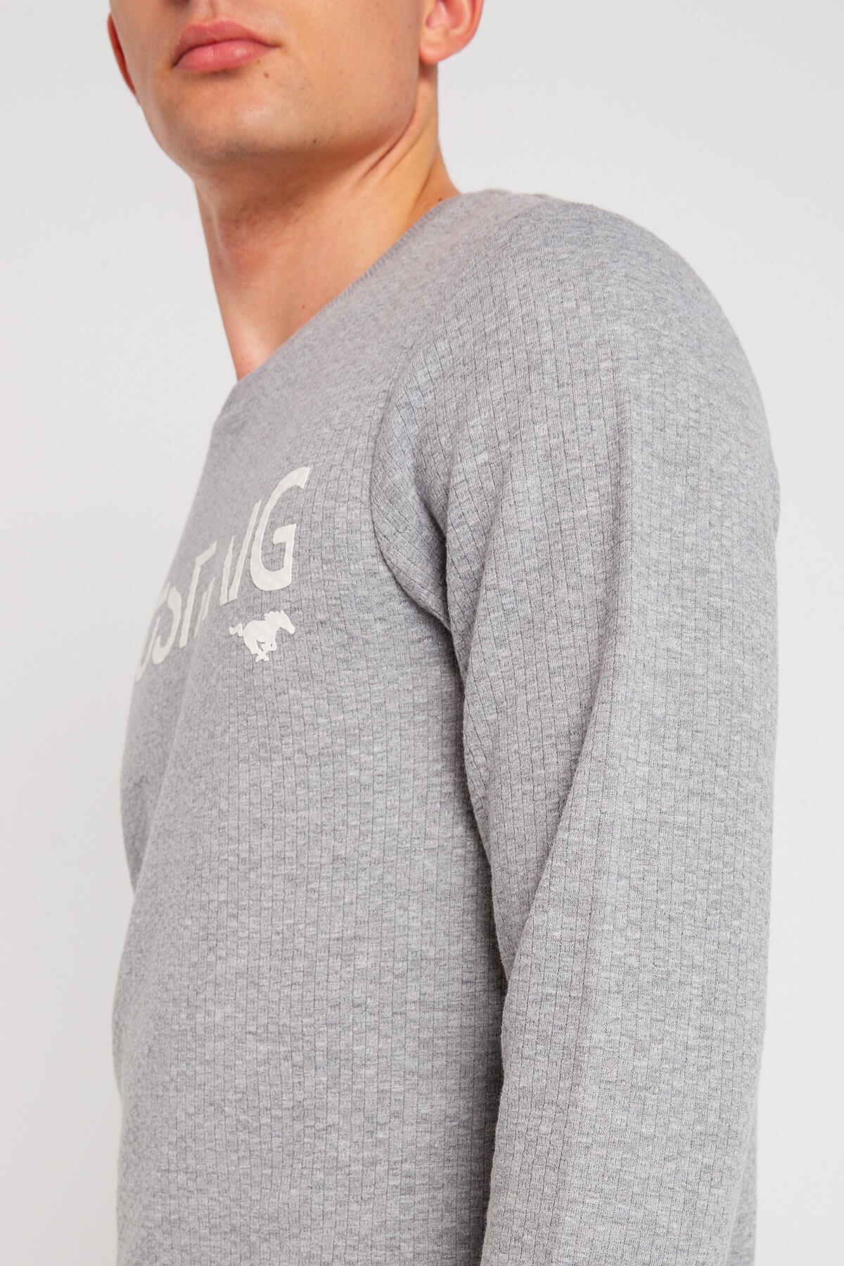 04-M00105-160NEBIMV3NEBIMV3|04-M00105-160|E88MUSTANG ERKEK KABARTMA BASKILI SWEATSHIRT-Açık Gri
