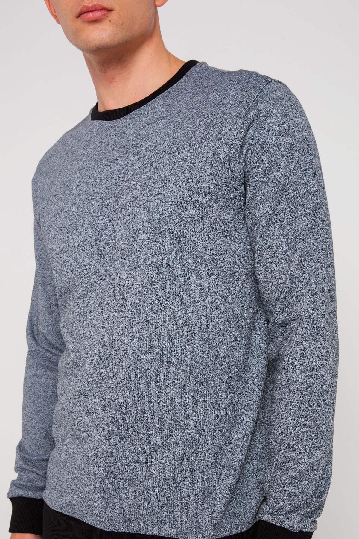04-M00118-615NEBIMV3NEBIMV3|04-M00118-615|G84MUSTANG ERKEK KABARTMA BASKILI SWEATSHIRT-Açık Mavi