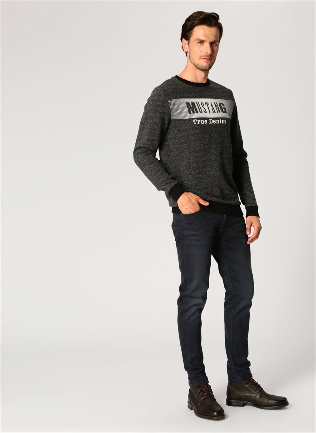 04-M00211-440NEBIMV3NEBIMV3|04-M00211-440|B08MUSTANG ERKEK SWEATSHİRT-Siyah