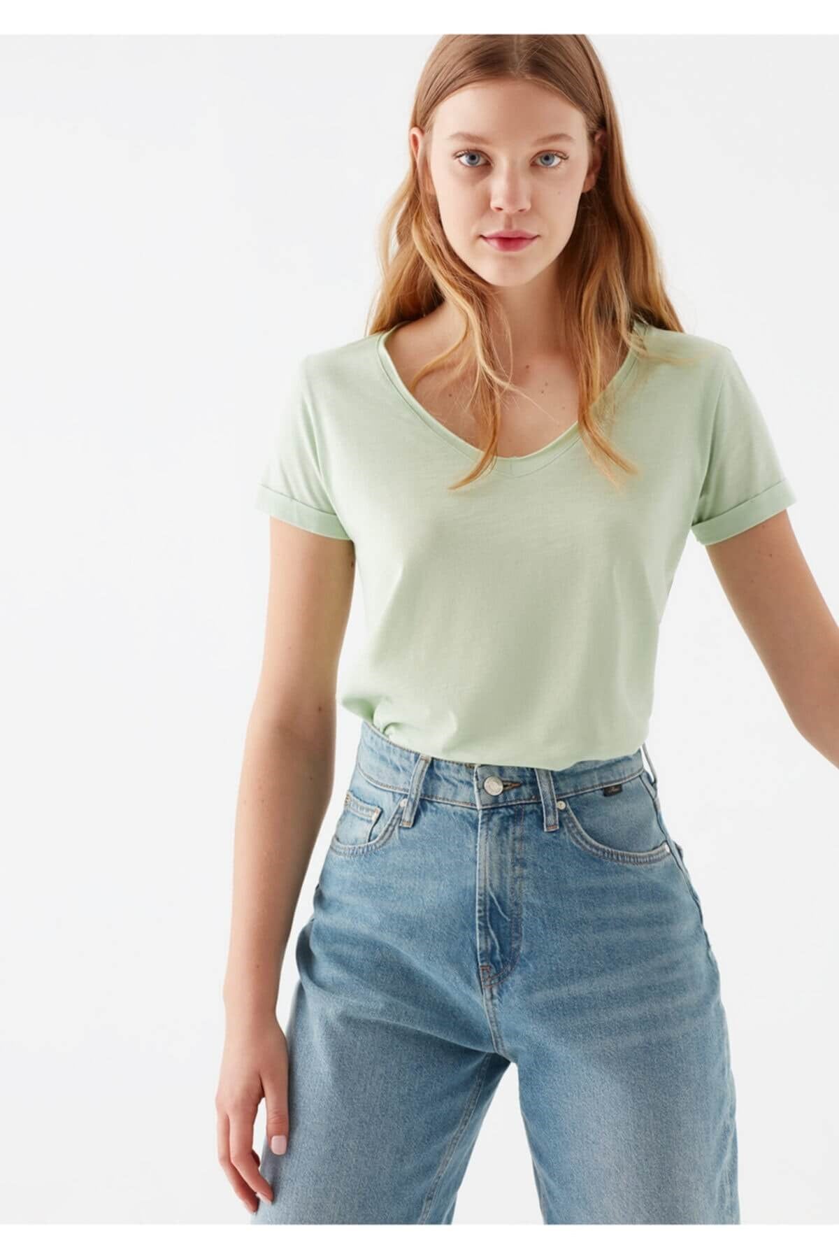 166446-33526Mavi Basic V Yaka  Uçuk Yeşil Kadın T-Shirt