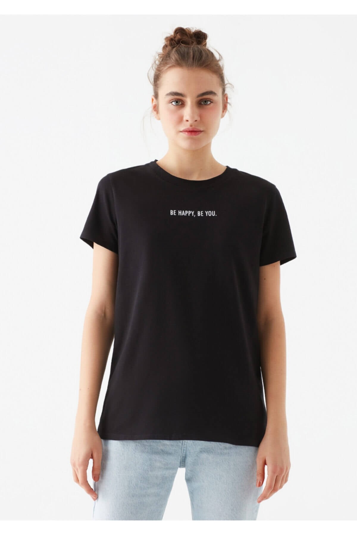 1600561-900Mavi Be Happy Baskılı  Siyah Kadın T-Shirt