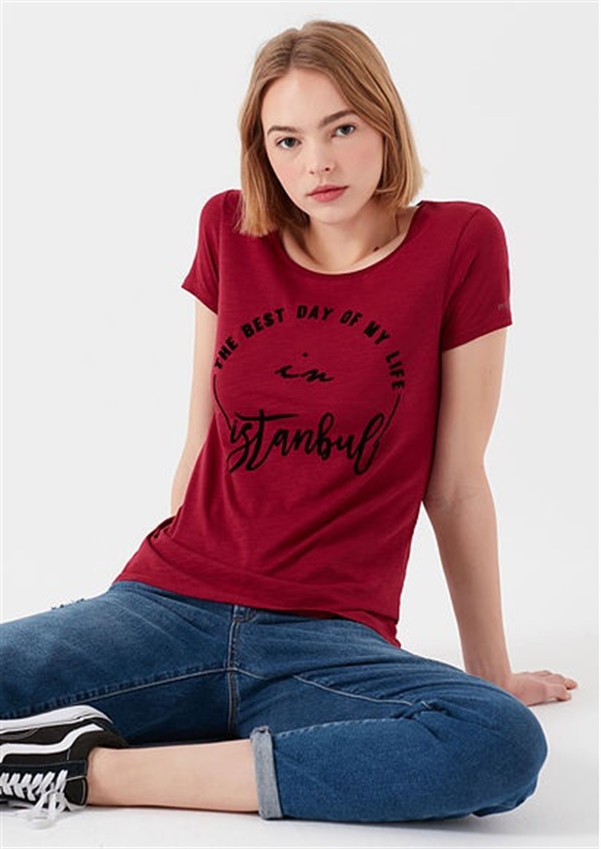 166873-24862Mavi Best Day in İstanbul Grafik Bordo Kadın Tişört
