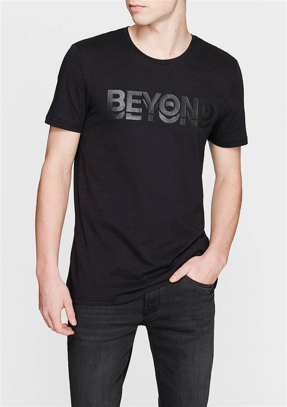 065360-900MAVİ BEYOND BASKILI TİŞÖRT siyah